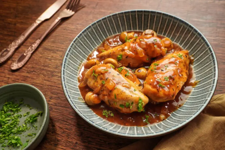 Rich and comforting slow cooker chicken chasseur—a delicious high-protein chicken recipe! Perfect for people looking for high-protein recipes, meal prep, and easy dinners