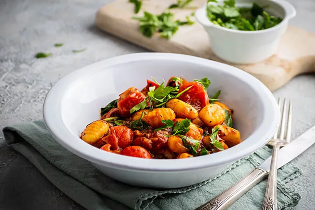 Spinach-and-Cherry-Tomatoes-Gnocchi